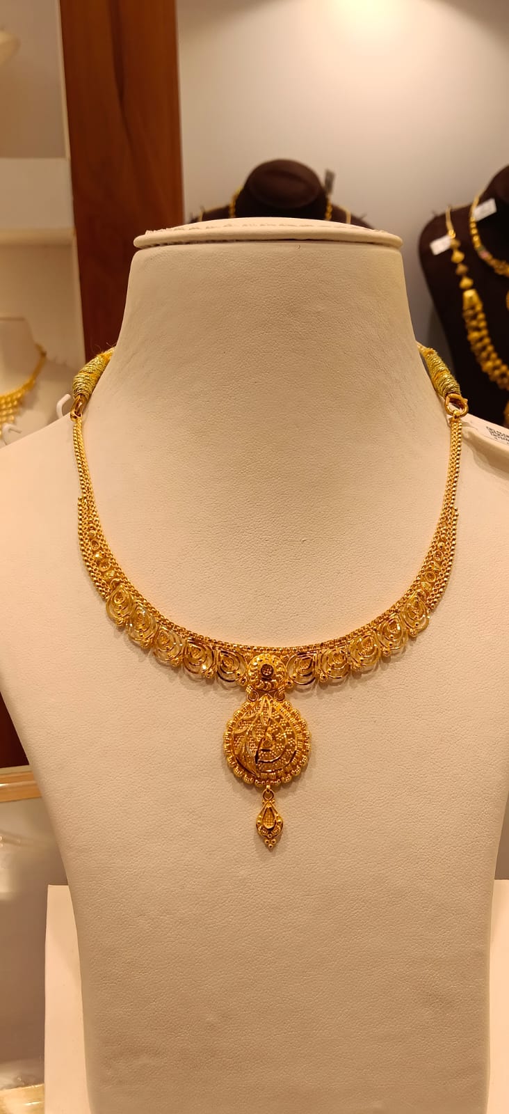 Neckles 